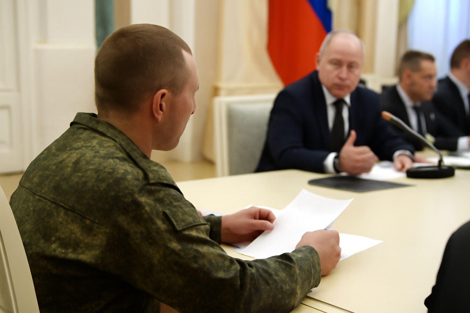 ロシア政府主催会議、国家目標より復員兵の就職が主役って現実