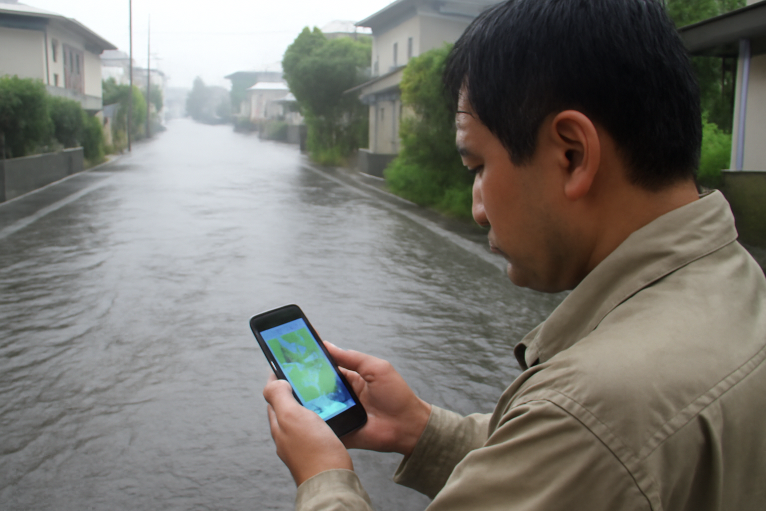 気象庁の大雨速報、1時間90ミリで誰が現場追えるんよ