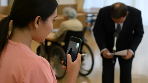 マウントバード職員、夜勤中に動画投稿で運営も眠れず