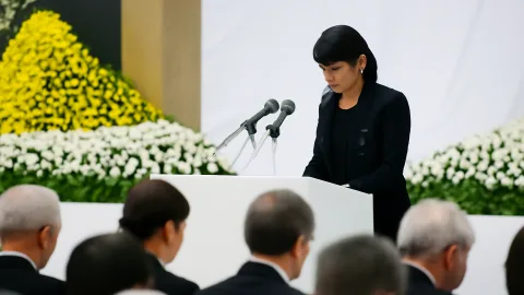 高市首相、追悼式で「反省」また消えたんだって