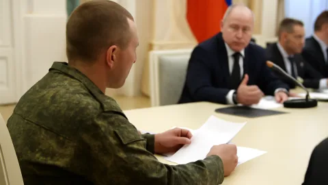 ロシア政府主催会議、国家目標より復員兵の就職が主役って現実