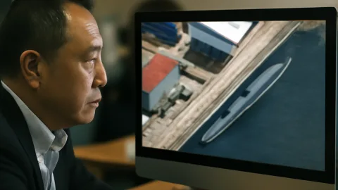 小さすぎる艦橋、衛星写真でバレるの巻