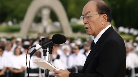 広島市長の平和宣言、核廃絶「行動」って誰が先頭切るの